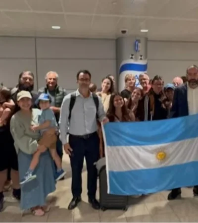 El operativo constaba de dos etapas coordinadas con un primer vuelo a Roma y el siguiente a la capital argentina.