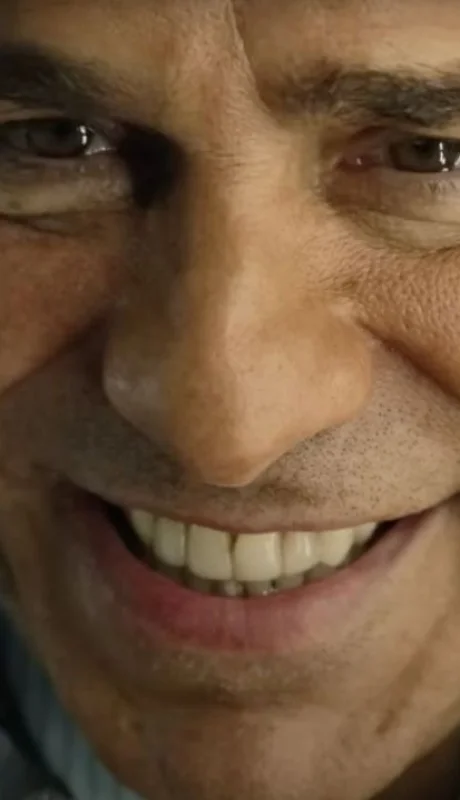 Leonardo Sbaraglia encarna a Carlos Menem en su biopic, que ya genera polémica antes de su estreno.