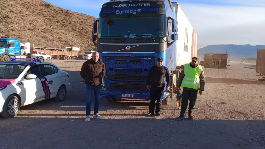 La policía multó al camionero