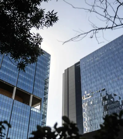 El edificio que provoca molestias auditivas a los vecinos. (Foto: web)