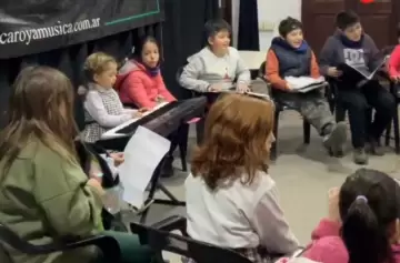 Video Viral: niños emocionan cantando "El Cosechero" y revalorizan el folclore argentino