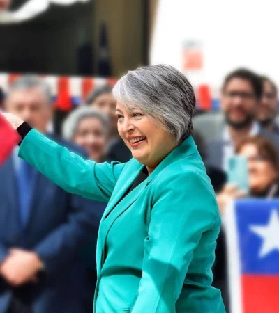 Jeannette Jara Román.