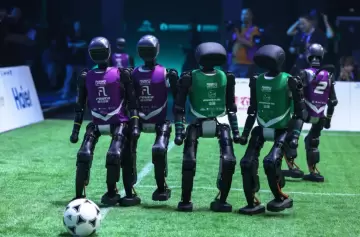 Robots humanoides: el fútbol robótico de China que es dirigido con IA