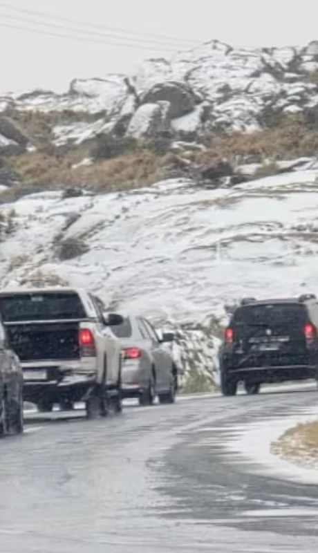 La nieve cayó en zonas poco habituales como el norte del país y la costa atlántica, generando momentos inolvidables.