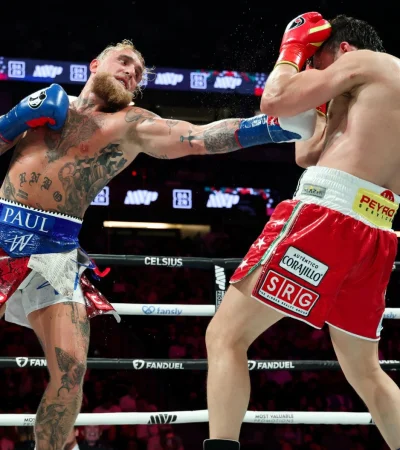 Jake Paul le ganó inobjetablemente a Chavez Jr