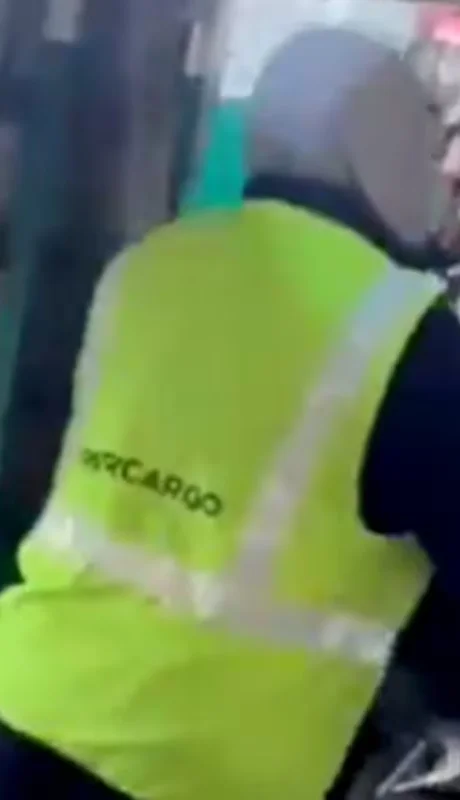 Maleteros despedidos.