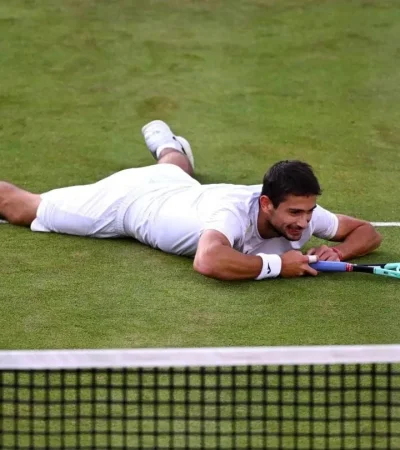 Mariano Navone la única alegría en el césped