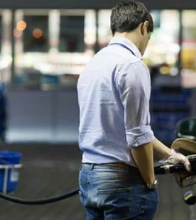 El autodespacho y los beneficios que parecen competir a la hora de elegir el día de carga son un aliciente frente al aumento de la nafta y el gasoil.