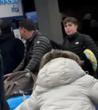 Andrés De Nastchokine al llegar a Argentina desde Italia este lunes.