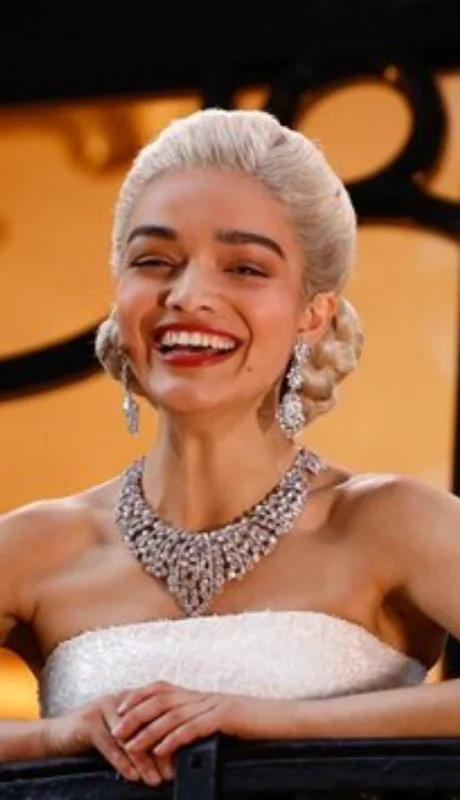 La estrella de Disney es aclamada por la crítica londinense.