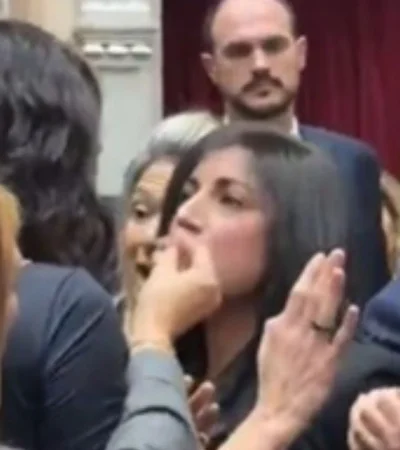 El cara a cara de las diputadas.