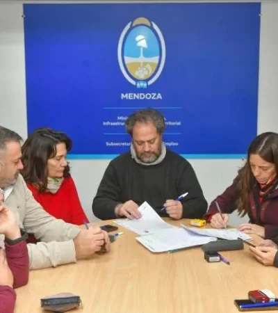 El SUTE firmó la oferta salarial del Gobierno.