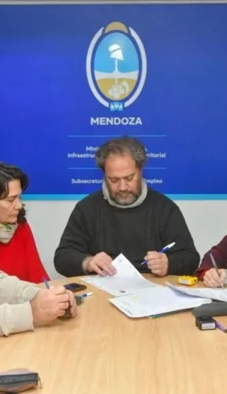 El SUTE firmó la oferta salarial del Gobierno.