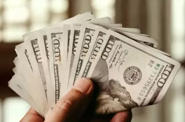 La baja del dólar, ¿casualidad o estrategia?: los movimientos que nadie vio