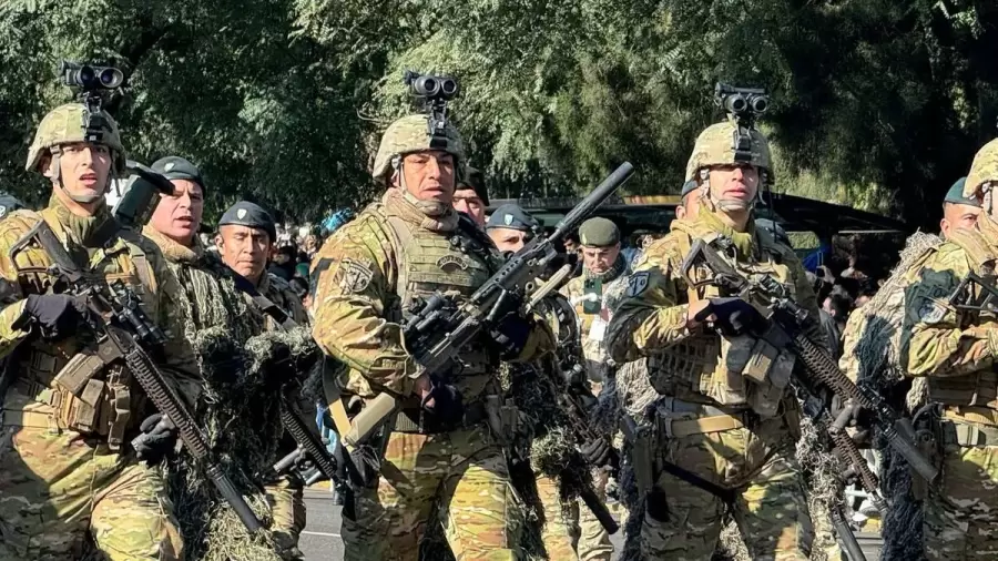 En el 2024, el desfile costó 720 millones de pesos. En este 2025, rondaría los 1.000 millones.