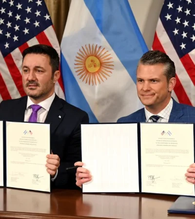 Luis Petri mantuvo una histórica reunión en Estados Unidos.