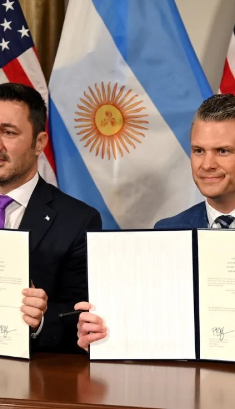 Luis Petri mantuvo una histórica reunión en Estados Unidos.