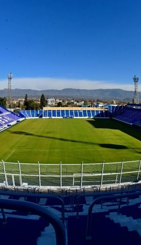 El estadio Feliciano Gambarte de Godoy Cruz tiene una capacidad para 21.000 espectadores.