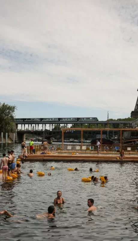 Bañistas en el Sena