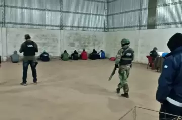 Contrabando desde Salta: pasaban toneladas de aceite por mangueras a Bolivia