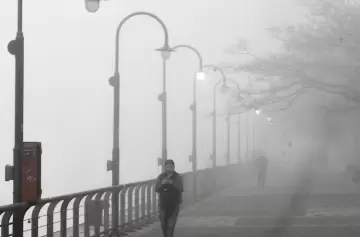 Alerta por densa niebla en el centro de Argentina este martes y miércoles