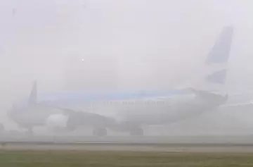 Niebla en Buenos Aires: las fotos del fenómeno que tiñó de blanco la ciudad