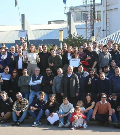 Todo el personal unido durante el festejo