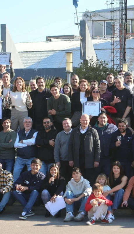 Todo el personal unido durante el festejo