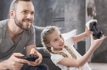 Por qué jugar con tus hijos puede ser clave para el futuro