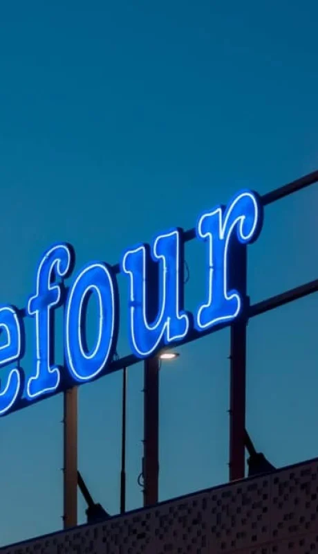 Aunque Carrefour busca comprador o socio, asegura que continuará operando con normalidad en el país.