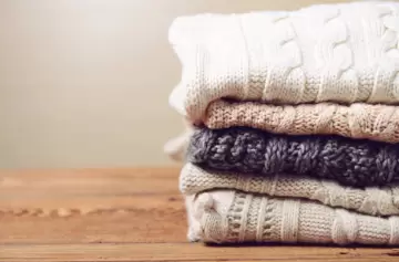 El truco más fácil para eliminar bolitas de la ropa de lana en solo 5 minutos