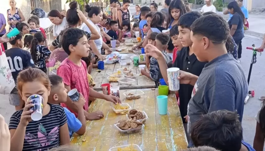 El comedor, ubicado en Maipú, les brinda asistencia a unas 1.500 personas.