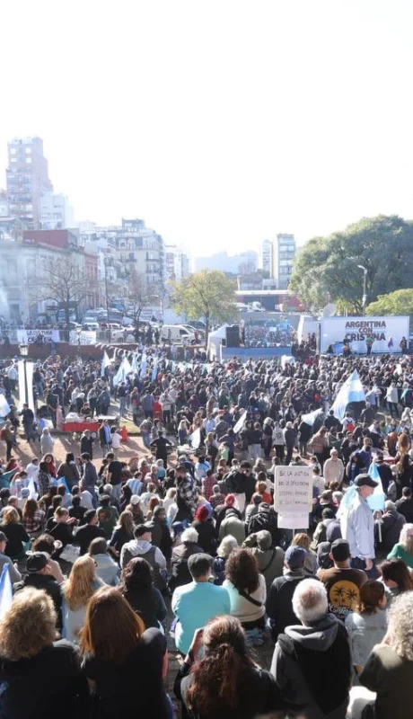 Fuerte discurso de Cristina Kirchner contra el FMI en el Día de la Independencia