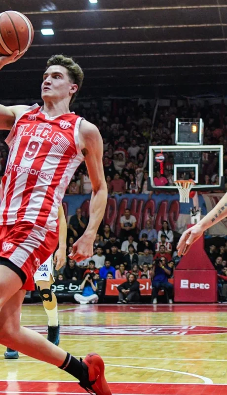 Instituto empató con el apoyo de su gente.