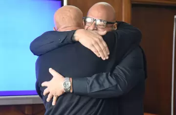 Reencuentro: Ariel halló a su padre y a cinco hermanos tras 34 años de búsqueda