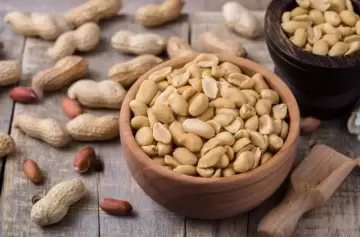 ¿De dónde viene el maní? Cómo se cultiva el snack que conquista tu mesa