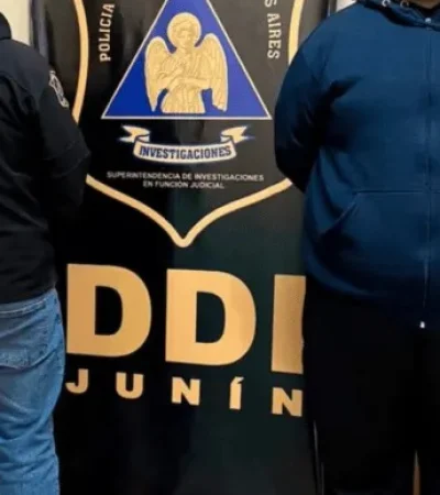 El acusado fue descubierto por las cámaras de seguridad/ Fuente: X