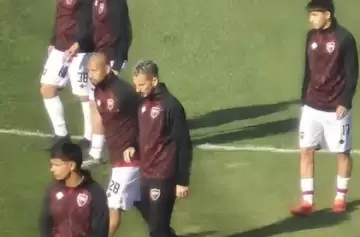 El motivo por el que Darío Benedetto firmó como arquero suplente contra Independiente Rivadavia