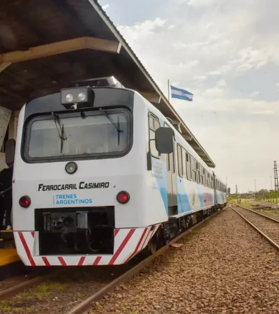 El servicio binacional traslada numerosos ciudadanos paraguayos y argentinos entre ambas naciones vecinas.