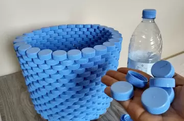 Cómo hacer un portamacetas con tapitas de botellas: guía fácil, ecológica y económica