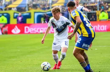 Olympiacos de Grecia sigue insistiendo por Santino Andino: subieron la oferta