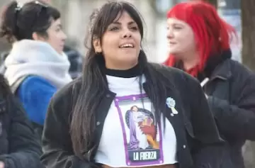 Ordenaron la excarcelación de la concejala que tiró estiércol a la casa de Espert