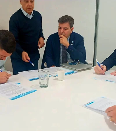 Maravilla Martínez estampó la firma de su nuevo contrato
