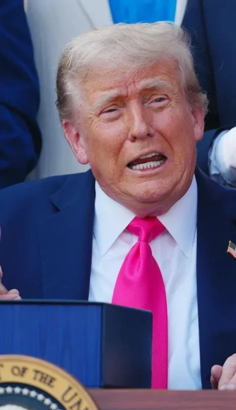 Trump festejó su tercer acuerdo bilateral que le permite corregir la balanza comercial con una nación muy poblada.