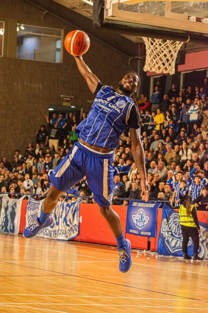 Wicket fue el MVP de las finales. Foto: @Nanoo.ph