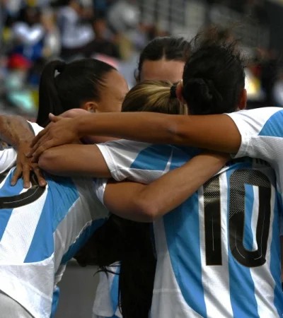 Todos los abrazos para Florencia Bonsegundo