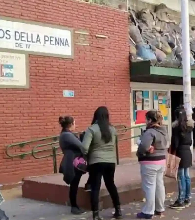 En esta escuela ocurrió el ataque de los familiares a directivos. (Foto: web)
