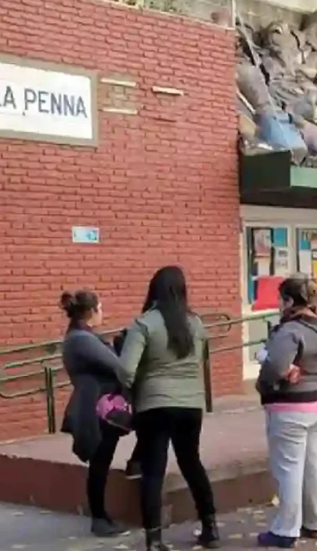 En esta escuela ocurrió el ataque de los familiares a directivos. (Foto: web)