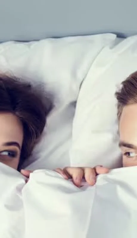 La ciencia advierte que el final feliz no siempre es el más probable para los amigos con derchos.