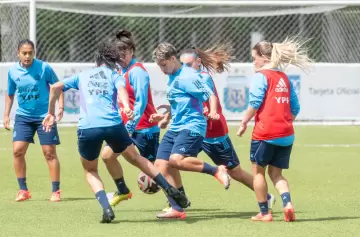 Argentina vs. Chile, choque decisivo por la clasificación: hora, y cómo seguirlo por TV